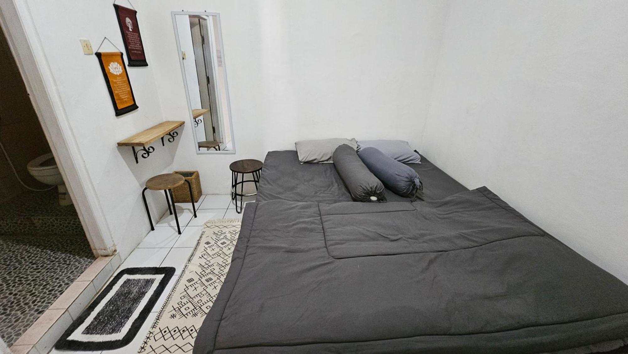 Oke Baik Hostel Джокьякарта Экстерьер фото