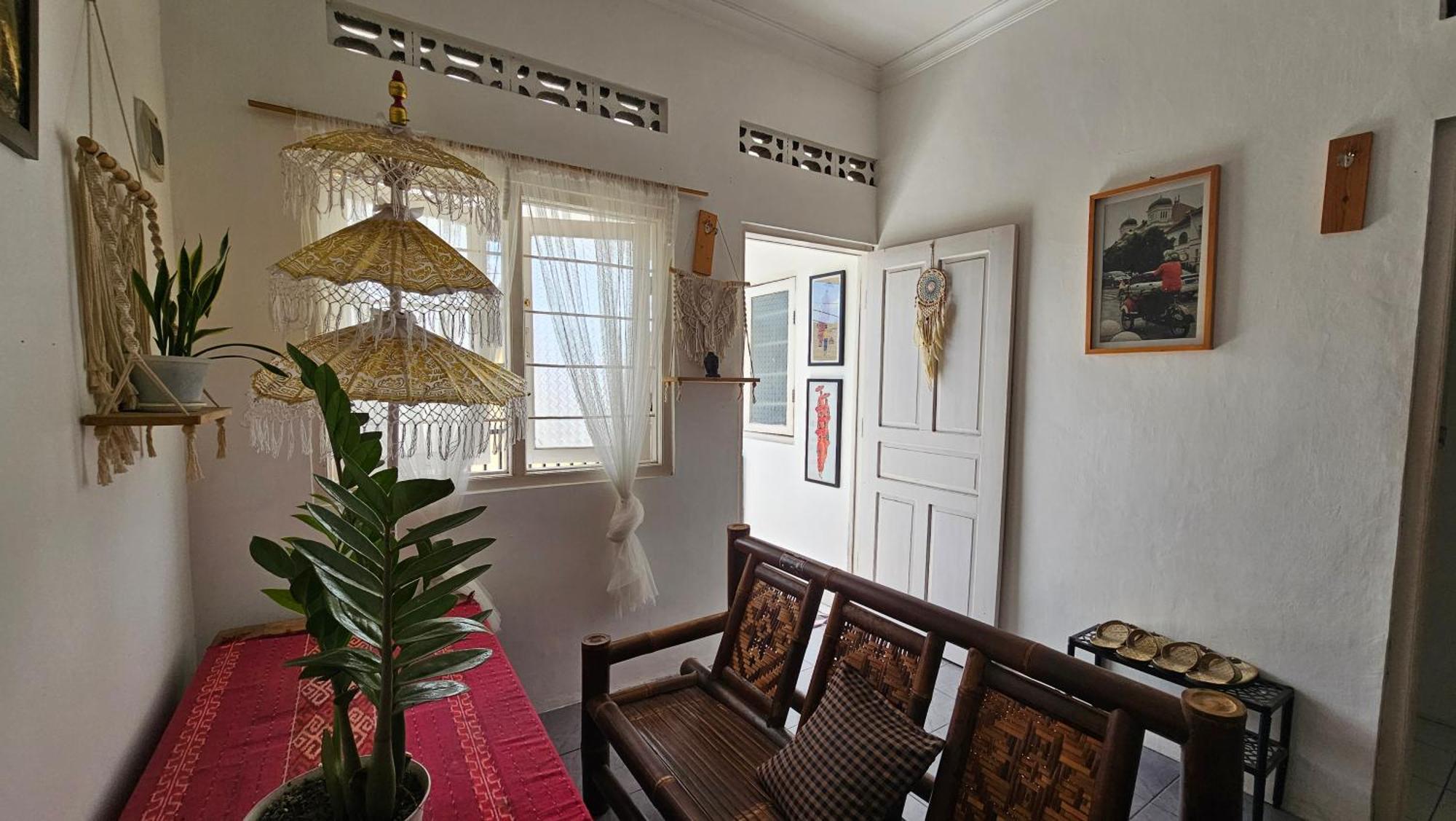 Oke Baik Hostel Джокьякарта Экстерьер фото
