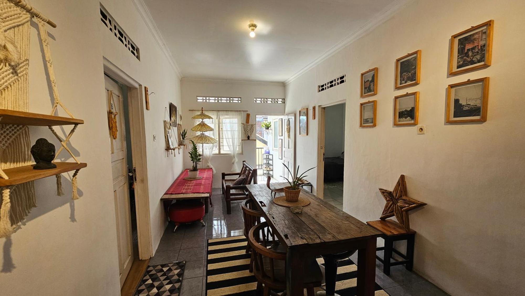 Oke Baik Hostel Джокьякарта Экстерьер фото